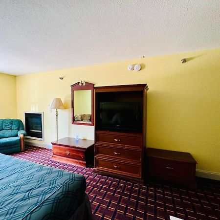 Ozark Inn And Suites Osage Beach Eksteriør billede