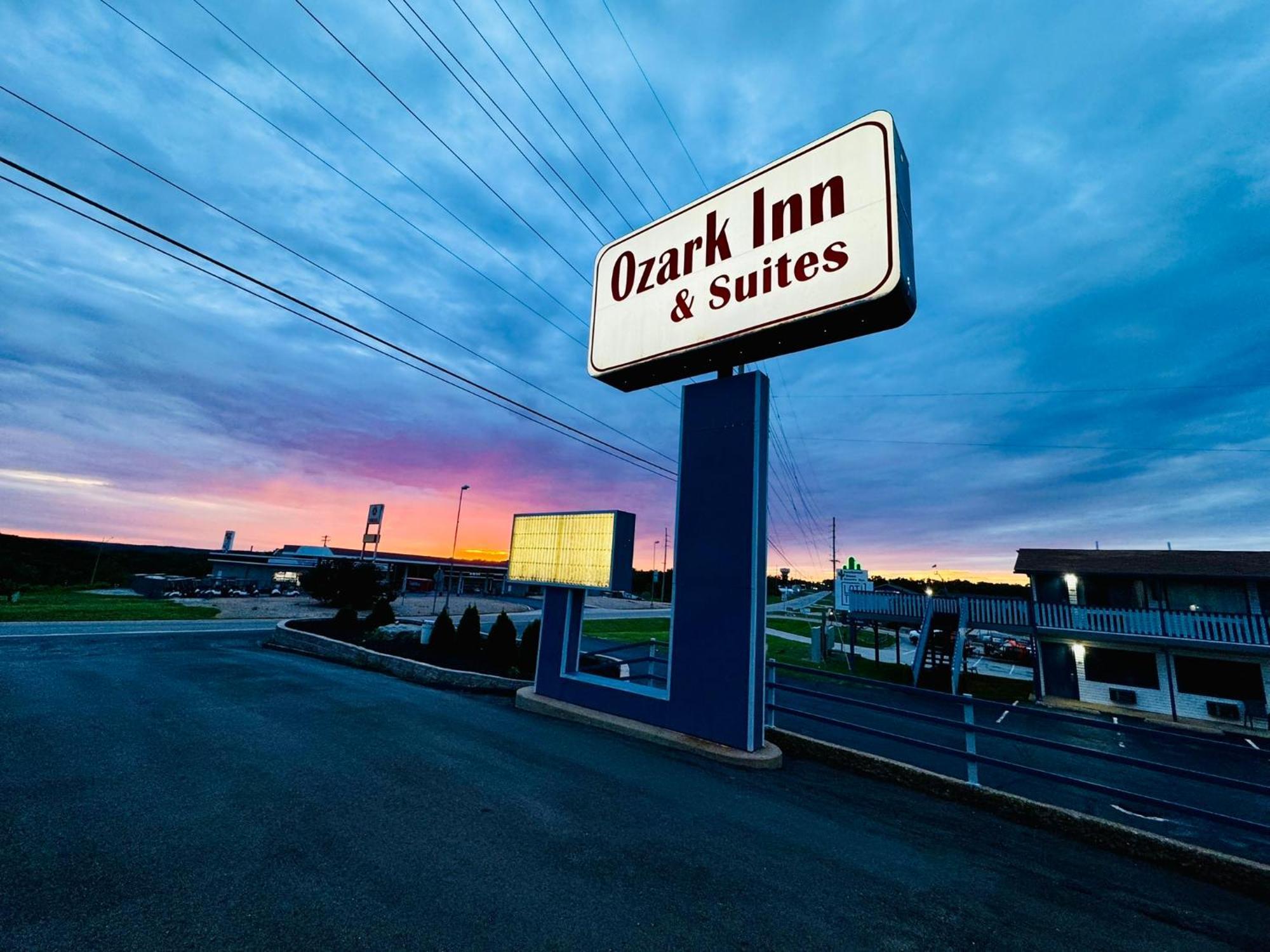 Ozark Inn And Suites Osage Beach Eksteriør billede