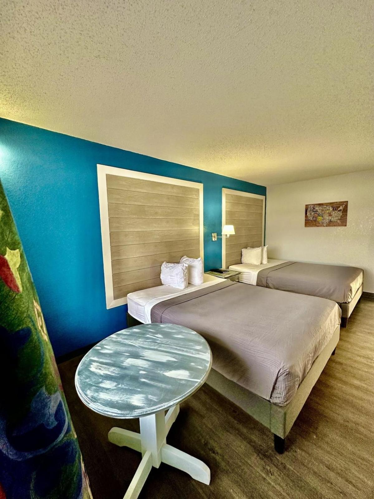 Ozark Inn And Suites Osage Beach Eksteriør billede