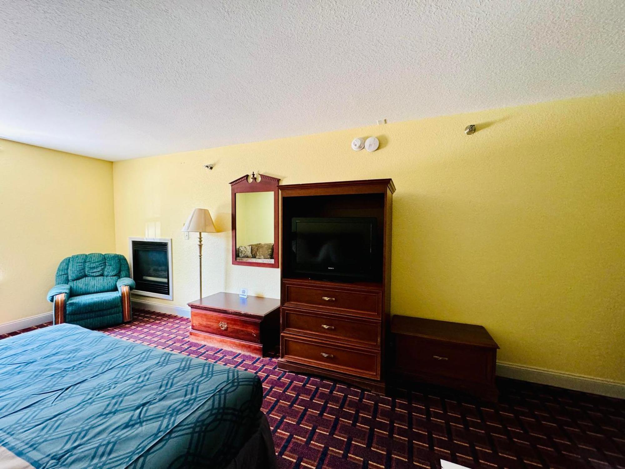 Ozark Inn And Suites Osage Beach Eksteriør billede