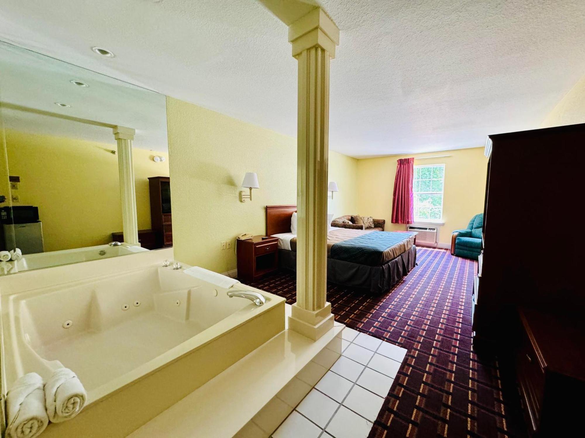 Ozark Inn And Suites Osage Beach Eksteriør billede